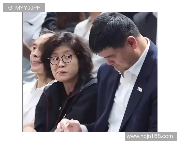 姚明瞬间表情大变引发热议网友纷纷猜测背后原因与情感故事