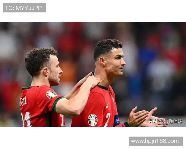 足球明星的美丽伴侣们谁才是最耀眼的那一位揭秘她们的魅力与风采 足球明星的美丽伴侣们谁才是最耀眼的那一位揭秘她们的魅力与风采