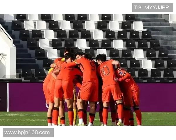 中国与泰国足球热身赛精彩对决展现两国足球实力与友谊的碰撞